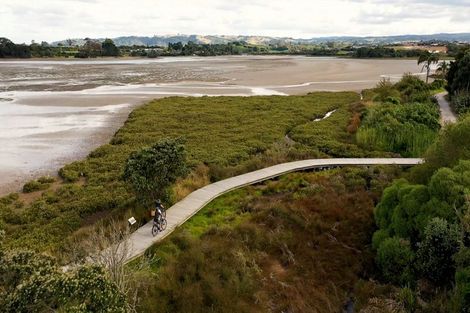 Photo of property in 21 Ridge Drive, Omokoroa, 3172