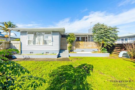 Photo of property in 1/100 Beach Road, Pahurehure, Papakura, 2113