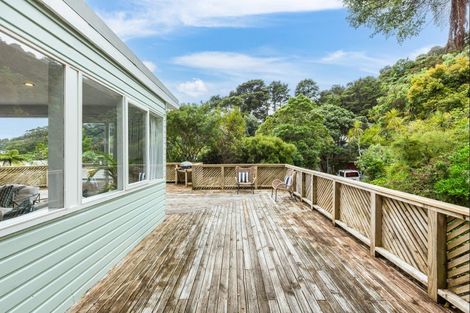 Photo of property in 12 Whiorau Grove, Lowry Bay, Lower Hutt, 5013