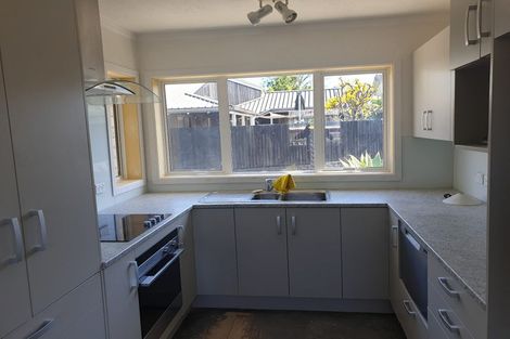 Photo of property in 4/45 Shakespeare Road, Milford, Auckland, 0620