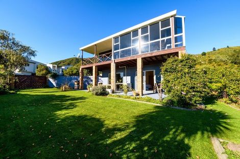 Photo of property in 12 Matai Place, Waikawa, Picton, 7220