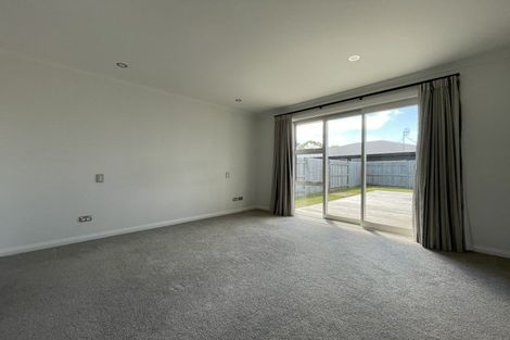 Photo of property in 89 Johnstone Drive, Fitzherbert, Palmerston North, 4410