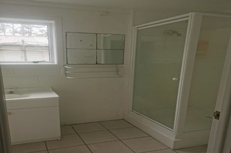 Photo of property in 244 Boord Crescent, Kumeu, 0891