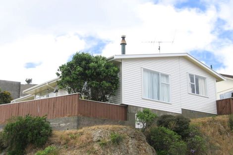 Photo of property in 1 Camrose Grove, Kingston, Wellington, 6021