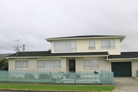 Photo of property in 2b Sylvan Avenue, Waikanae, 5036