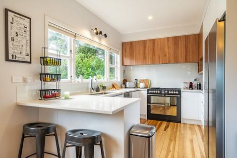 Photo of property in 29 Paekakariki Hill Road, Pauatahanui, Porirua, 5381