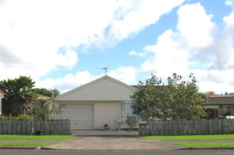 Photo of property in 12 Central Park Drive, Te Atatu South, Auckland, 0610