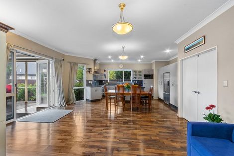 Photo of property in 137 Centaurus Road, Saint Martins, Christchurch, 8022
