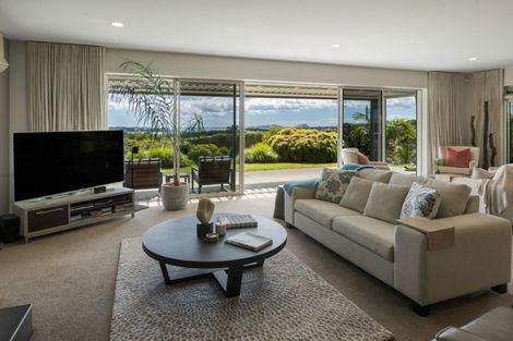 Photo of property in 63 Ongare Point Road, Tahawai, Katikati, 3170