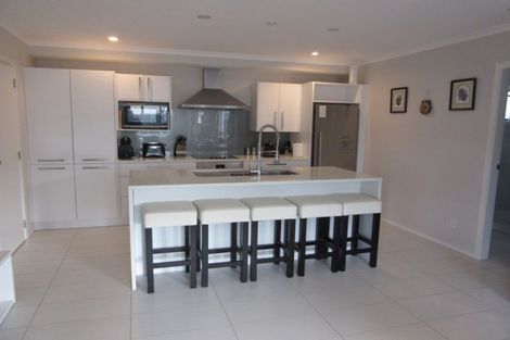Photo of property in 8 Stone Street, Miramar, Wellington, 6022