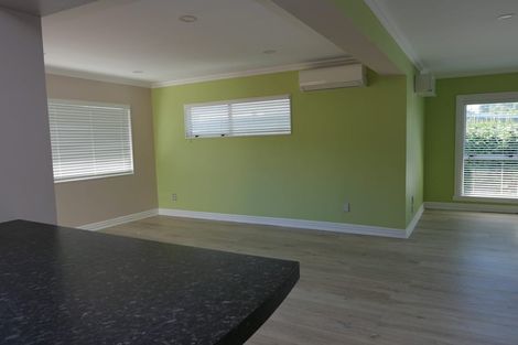 Photo of property in 10 Karu Crescent, Waikanae, 5036