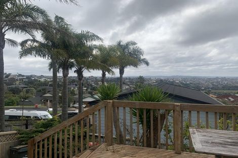 Photo of property in 14 Bonnard Place, West Harbour, Auckland, 0618