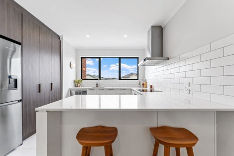 Photo of property in 30a Kukuwai Avenue, Red Beach, 0932