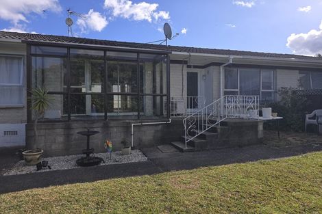 Photo of property in 2/15 Parker Avenue, New Lynn, Auckland, 0600