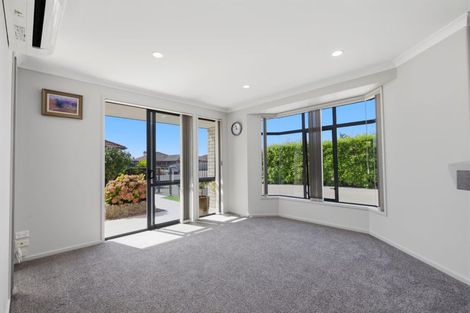 Photo of property in 30 Seabreeze Place, Papamoa Beach, Papamoa, 3118
