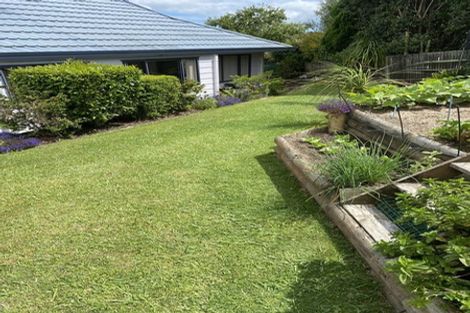 Photo of property in 35 Yorke Road, Haruru, 0204