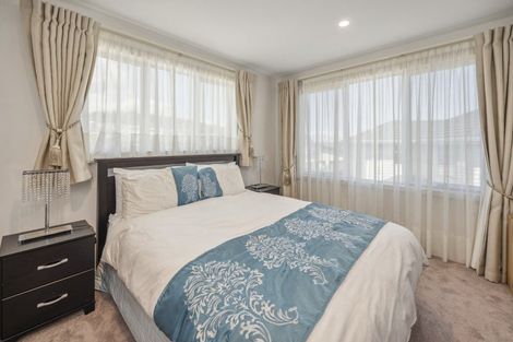 Photo of property in 28 Magnolia Rise, Waipahihi, Taupo, 3330