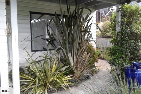 Photo of property in 37 Cochrane Avenue, Arkles Bay, Whangaparaoa, 0932