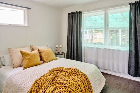 Photo of property in 30 Mana View Road, Paremata, Porirua, 5026