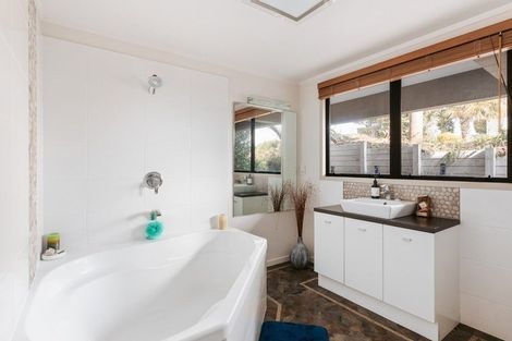 Photo of property in 82 Hamurana Road, Omokoroa, 3114