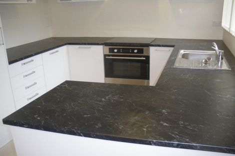 Photo of property in 18 Athena Drive, Totara Vale, Auckland, 0629