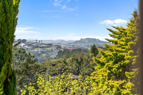 Photo of property in 18 Murano Place, Chatswood, Auckland, 0626