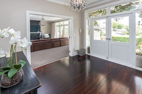 Photo of property in 19 Montgomery Crescent, Cockle Bay, Auckland, 2014