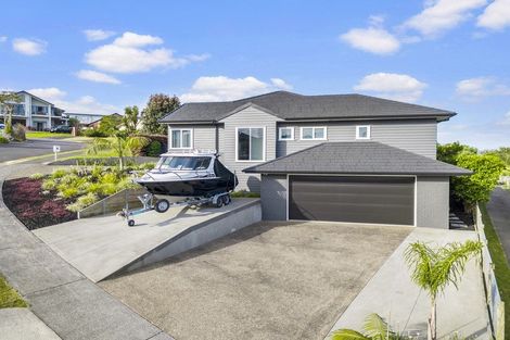 Photo of property in 6 Dorchester Place, Orewa, 0931