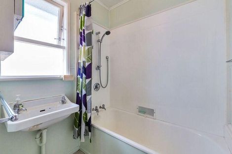 Photo of property in 19 Glendene Avenue, Glendene, Auckland, 0602