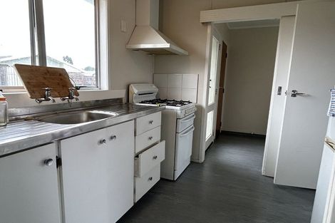 Photo of property in 9 Aratapu Street, Waitara, 4320