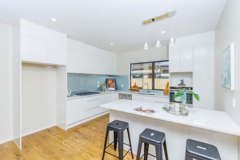 Photo of property in 4 Konoba Avenue, Kumeu, 0810