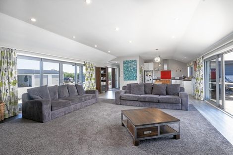 Photo of property in 2 Jordan Road, Waingawa, Carterton, 5791