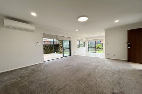 Photo of property in 17 Waiohua Road, Greenlane, Auckland, 1061
