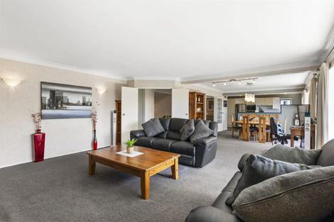 Photo of property in 10 Bungalore Place, Half Moon Bay, Auckland, 2012