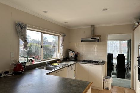Photo of property in 10 Brosna Place, East Tamaki, Auckland, 2016