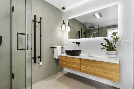 Photo of property in 6 Stephanie Close, Glenfield, Auckland, 0629