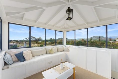 Photo of property in 80 Reay Mackay Grove, Waikawa Beach, Levin, 5573