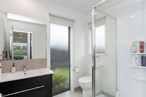 Photo of property in 30 Rainey Crescent, Papamoa Beach, Papamoa, 3118