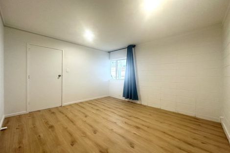 Photo of property in 18 Archers Road, Glenfield, Auckland, 0629