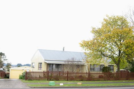 Photo of property in 202 Mahia Road, Weymouth, Auckland, 2103