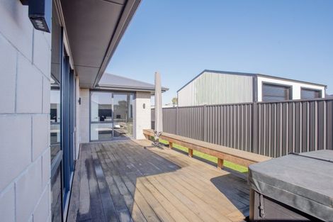 Photo of property in 18 Park Street, Winton, 9720