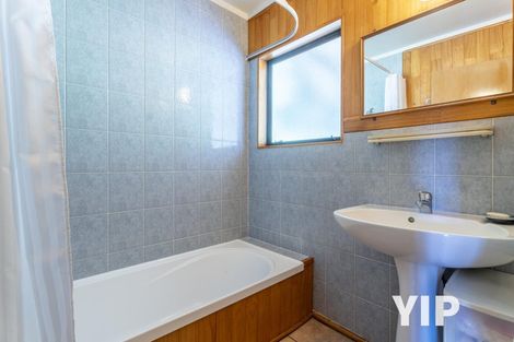 Photo of property in 9 Victory Crescent, Tawa, Wellington, 5028