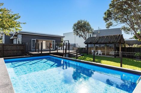 Photo of property in 16 Manly Street, Paraparaumu Beach, Paraparaumu, 5032