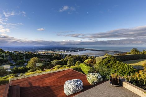 Photo of property in 5 Peregrine Close, Mount Pleasant, Christchurch, 8081