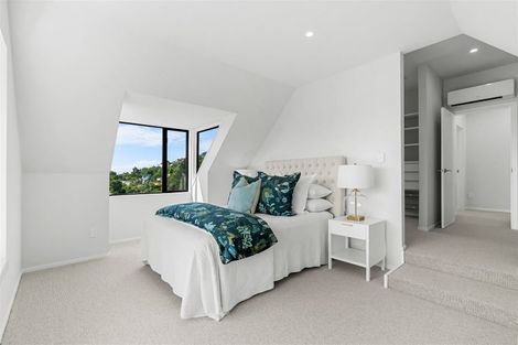 Photo of property in 19 Osmond Lane, Mount Pleasant, Christchurch, 8081