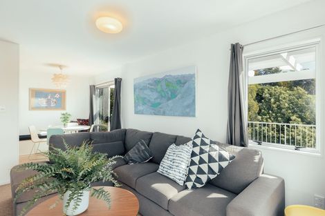 Photo of property in 16 Osmond Lane, Mount Pleasant, Christchurch, 8081