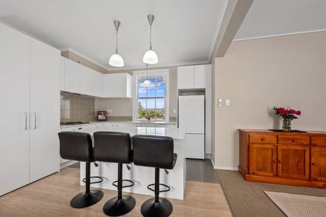 Photo of property in 13 Karaka Street, Helensville, 0800