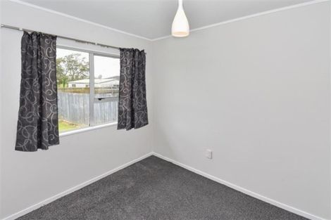 Photo of property in 56 Pukeroa Place, Papakura, 2110
