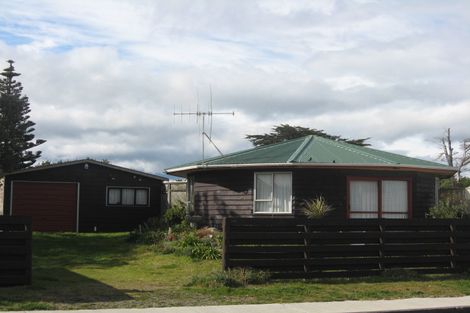 Photo of property in 130 Rua Avenue, Waitarere Beach, Levin, 5510