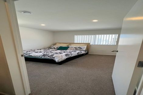 Photo of property in 10 Aeronautic Road, Takanini, 2112